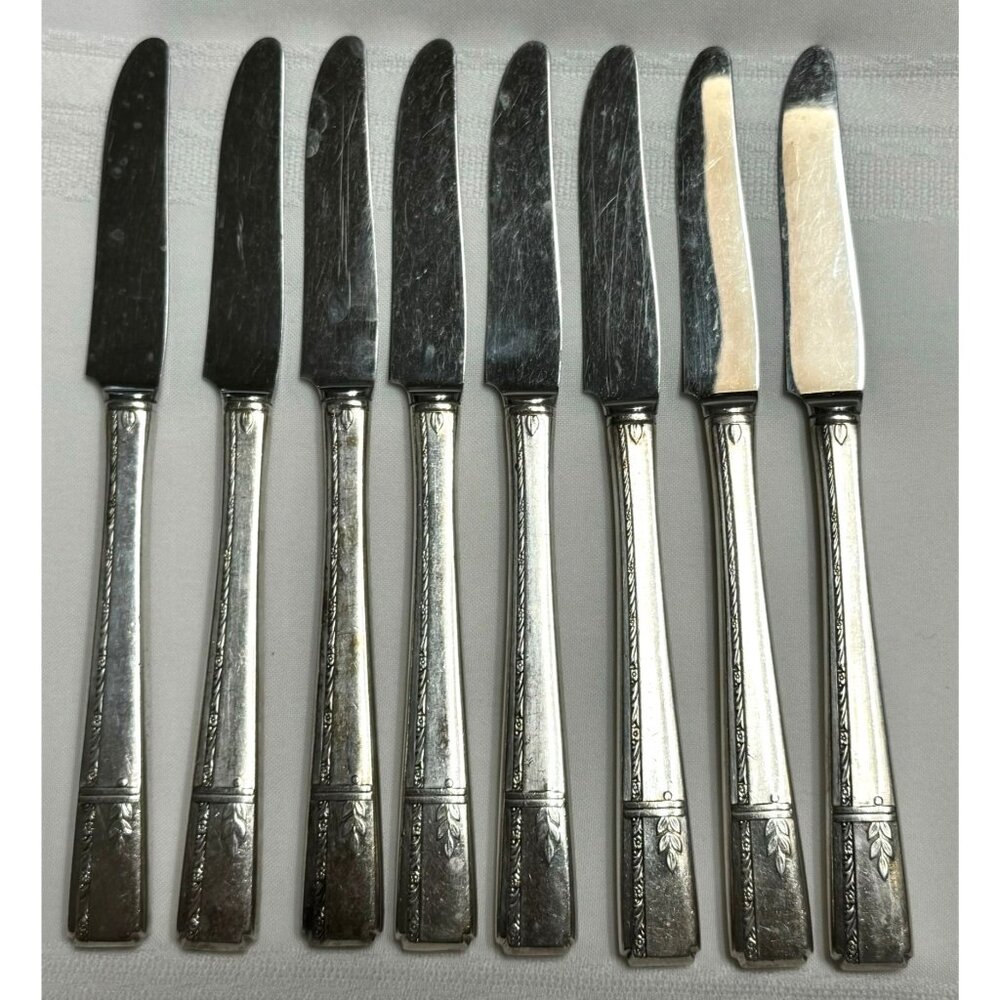 8 Oneida Heirloom GRENOBLE Silver Plated Table Knives 8 3/8 in